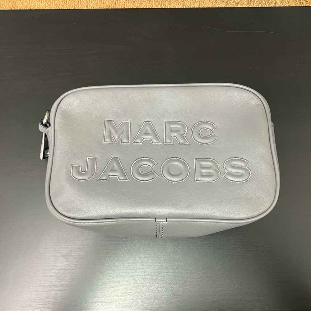 Marc Jacobs Gray Leather Crossbody Pouch